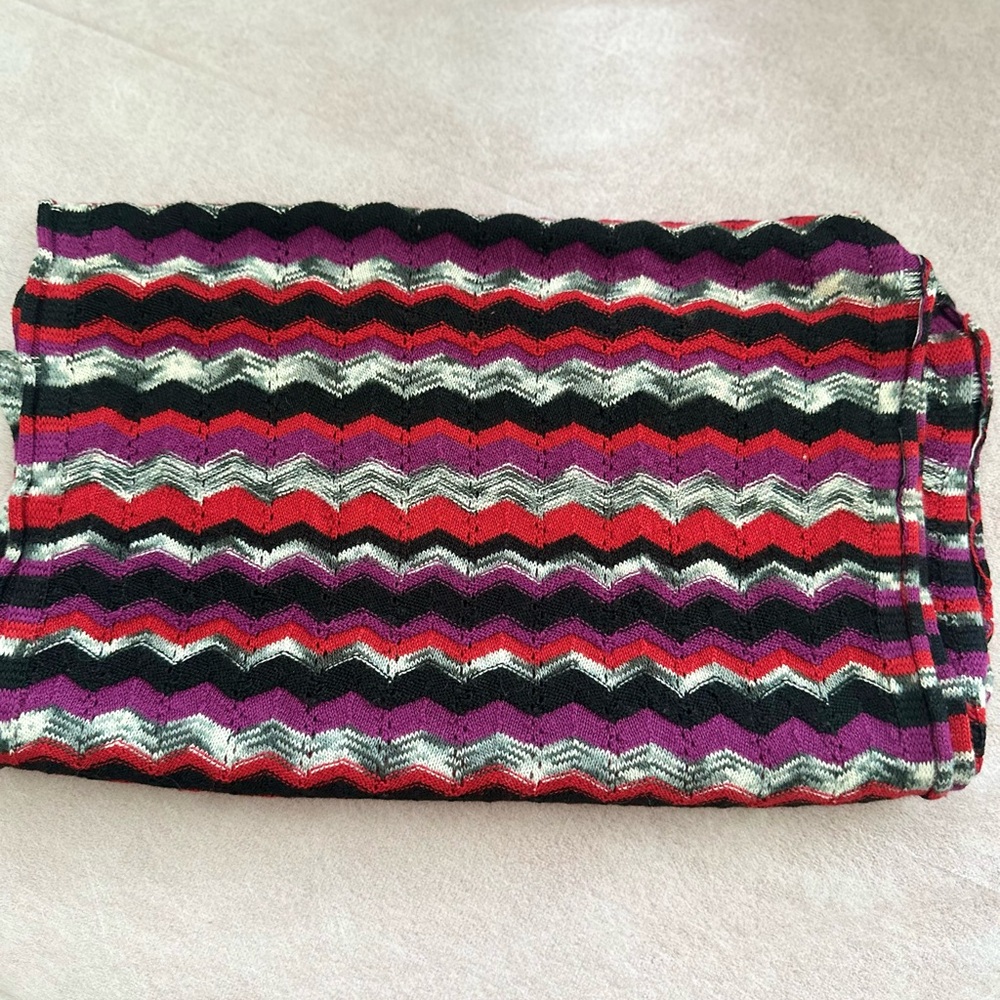 Multicolor Zigzag Patterned Scarf - image 5